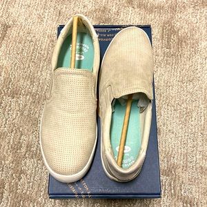 New in box Dr. Scholls slip on loafer/sneaker